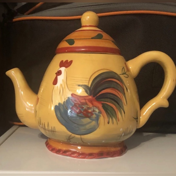 ❄️Rooster Teapot 6”part of Heartfelt Kitchen Creations by Young’s Inc.❄️ - Picture 2 of 6